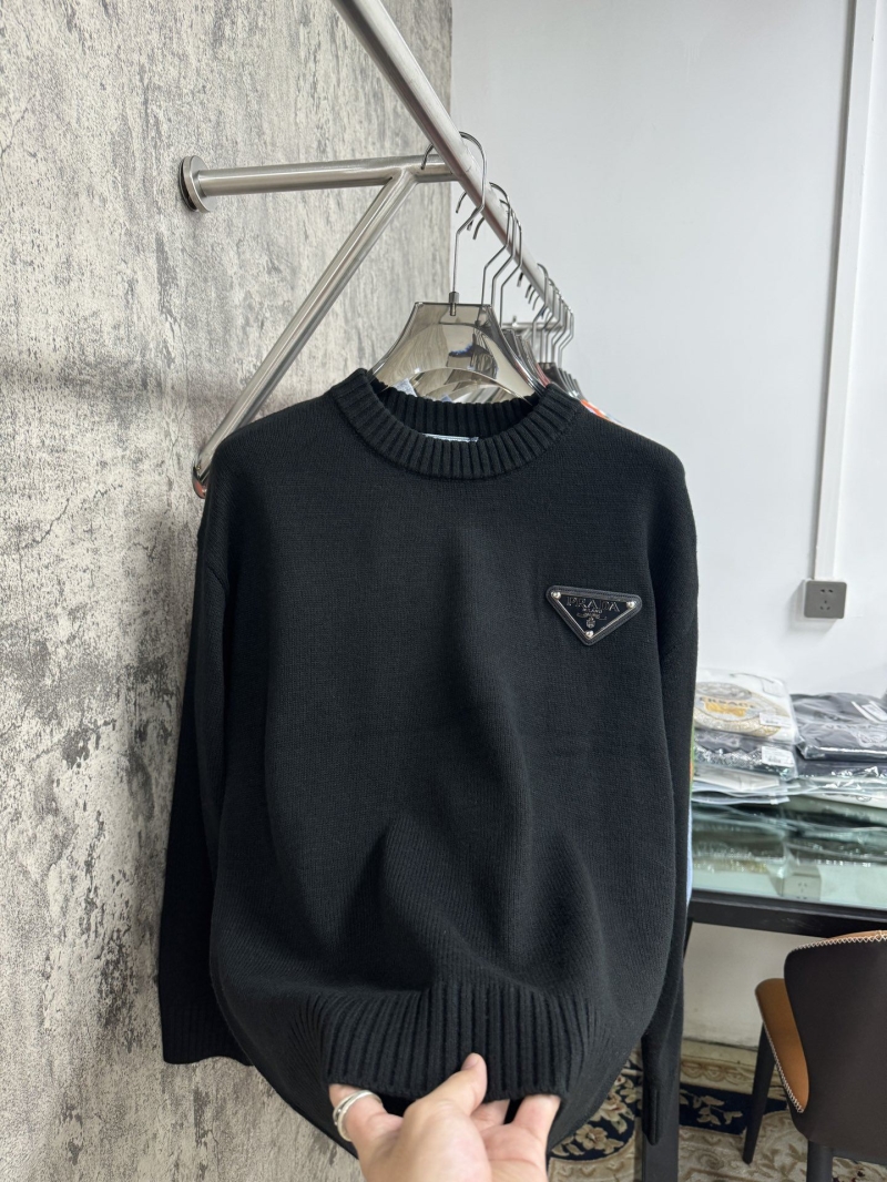 Pra*a sweater